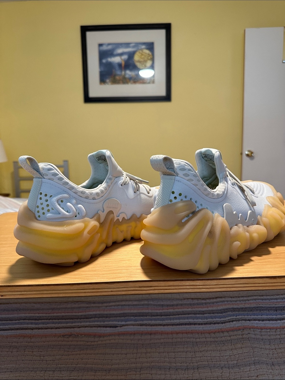 CROCS Sahele Bembury Sneakers White with Yellow Gum Soles - Picture 5 of 11